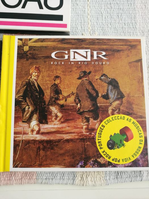 2 cd álbuns de artistas portugueses