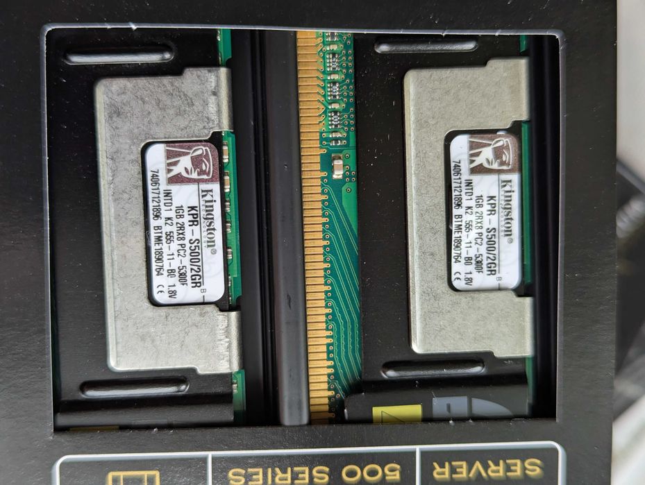 Нова ретро KIT 2x1 GB Серверна ECC REG DDR2 Kingston PC2 5300
