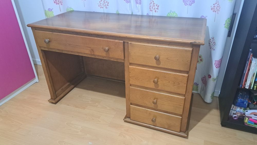 Secretária em madeira