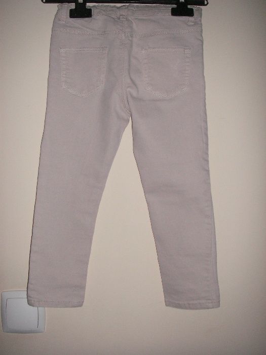 Calças e Casaco Zara e Calção Patricia Mendiluce T-3, 3/4 e 4/5 Anos