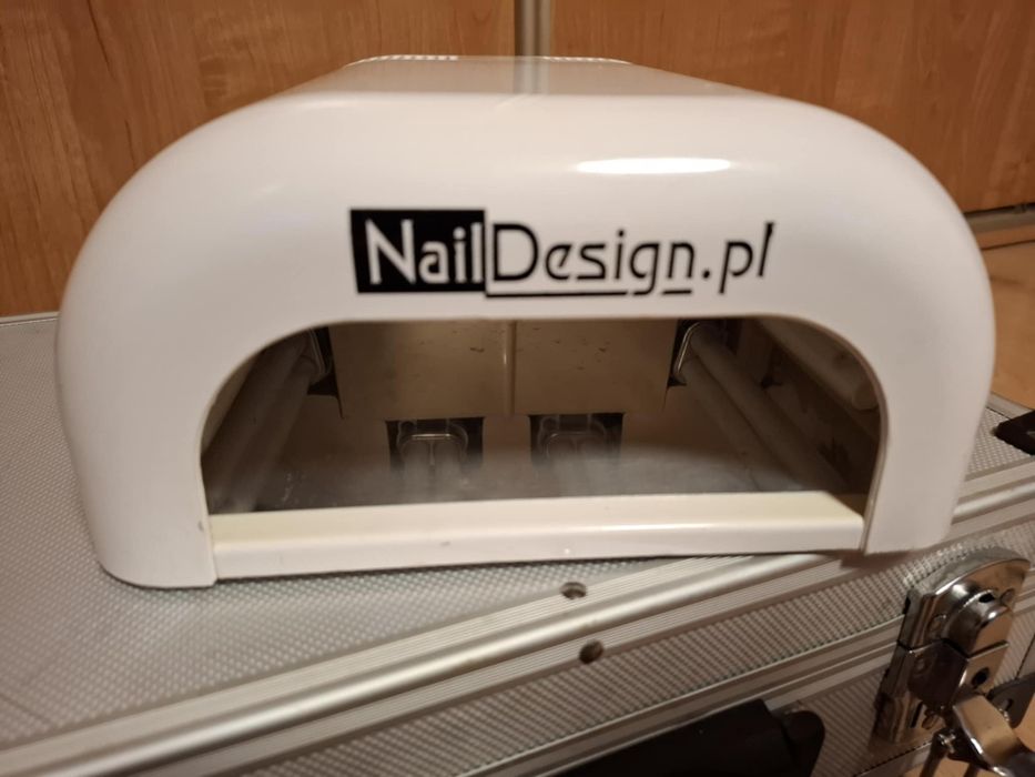 Walizka aluminiowa kuferek  na klucz