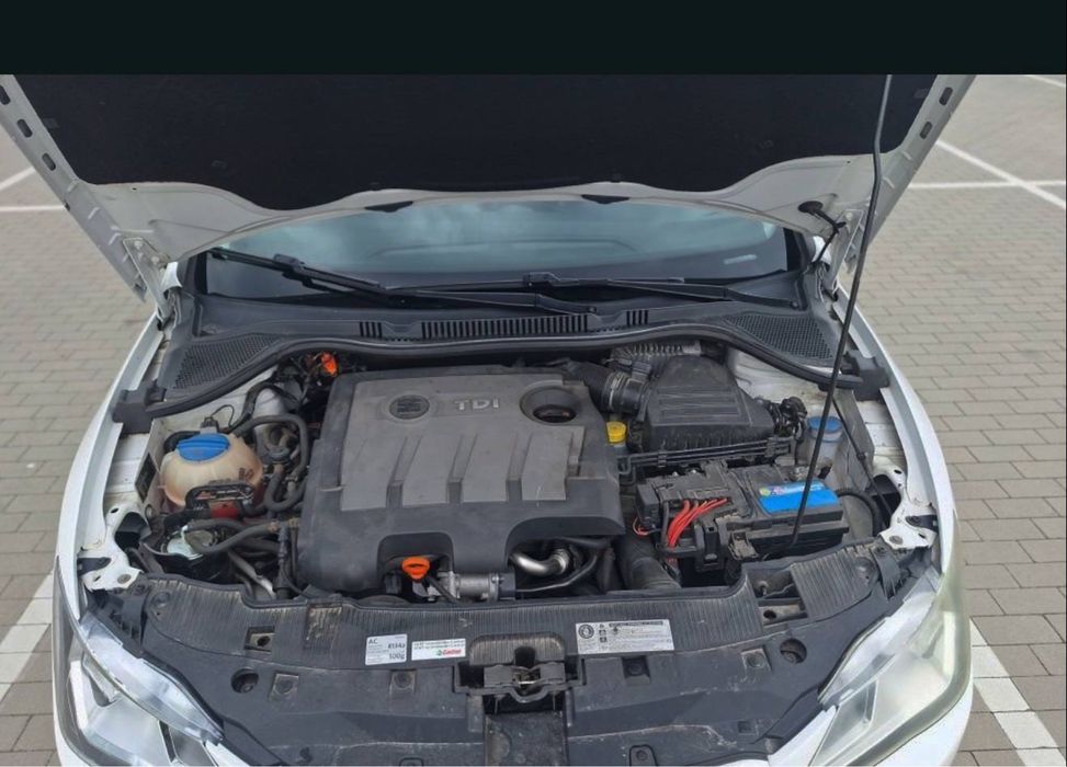 Продам SEAT IBIZA 2012рік.  1.6TD