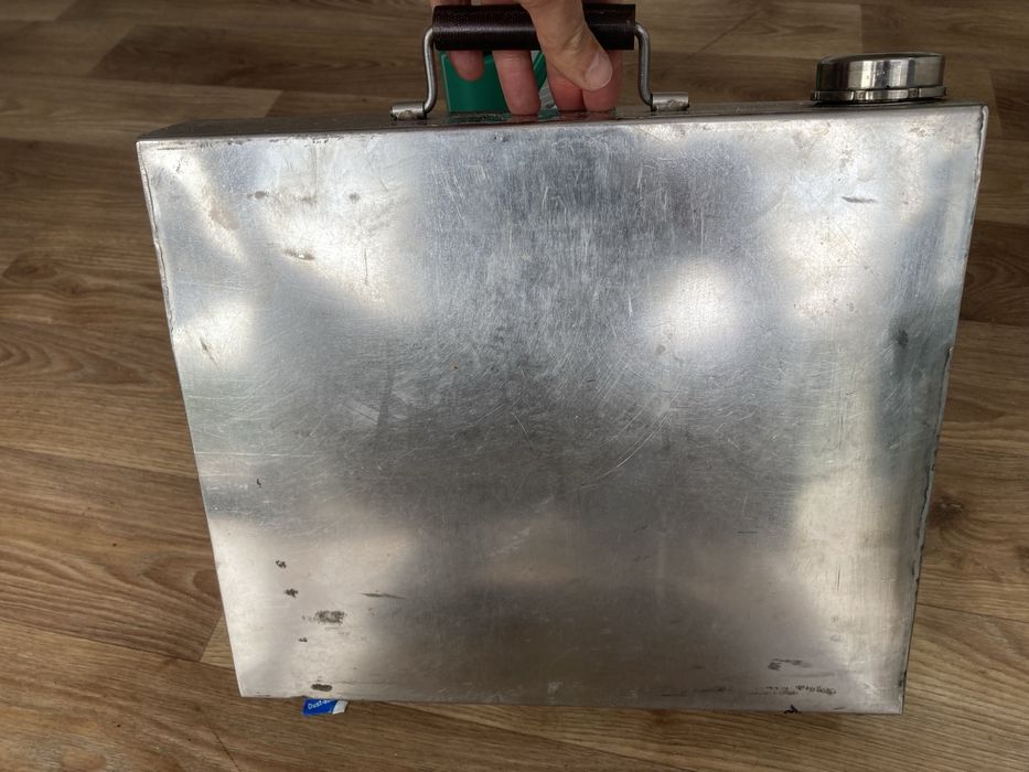 Каністра 8,4 л Нержавіюча сталь у відмінному стані