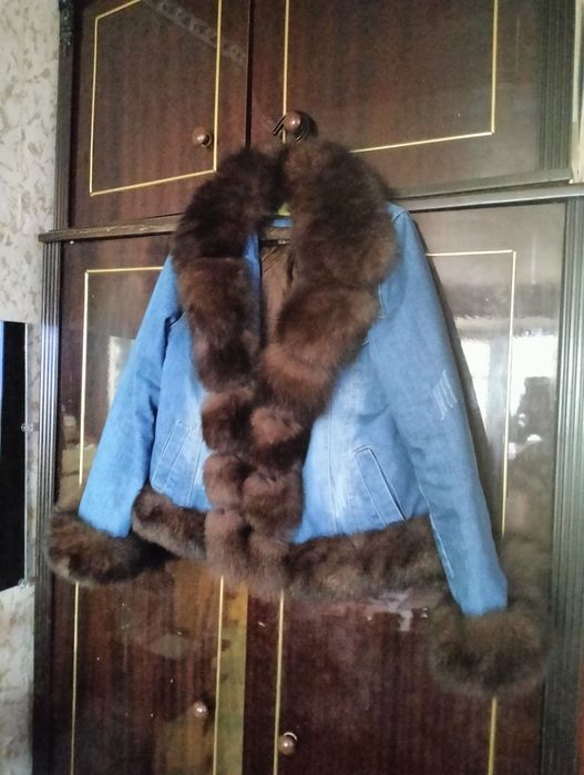 Джинсова курточка з хутром мехом