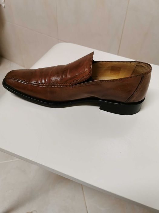 Atenção Sapatos praticamente novos. N° 40 baixa de preço