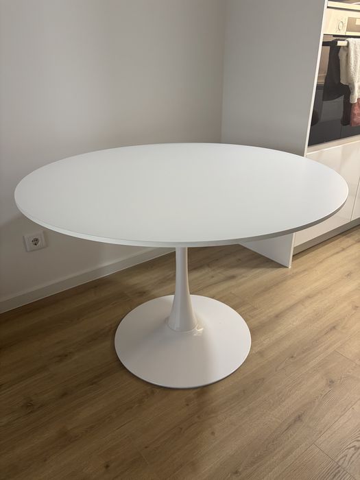 Mesa de jantar redonda branca 110cm