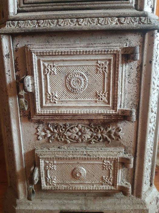 Piękny piec kaflowy