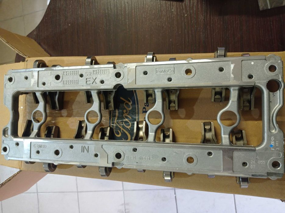 BK2Q 6K551 BD корпус клапанных рокеров форд транзит 2,2-2,4