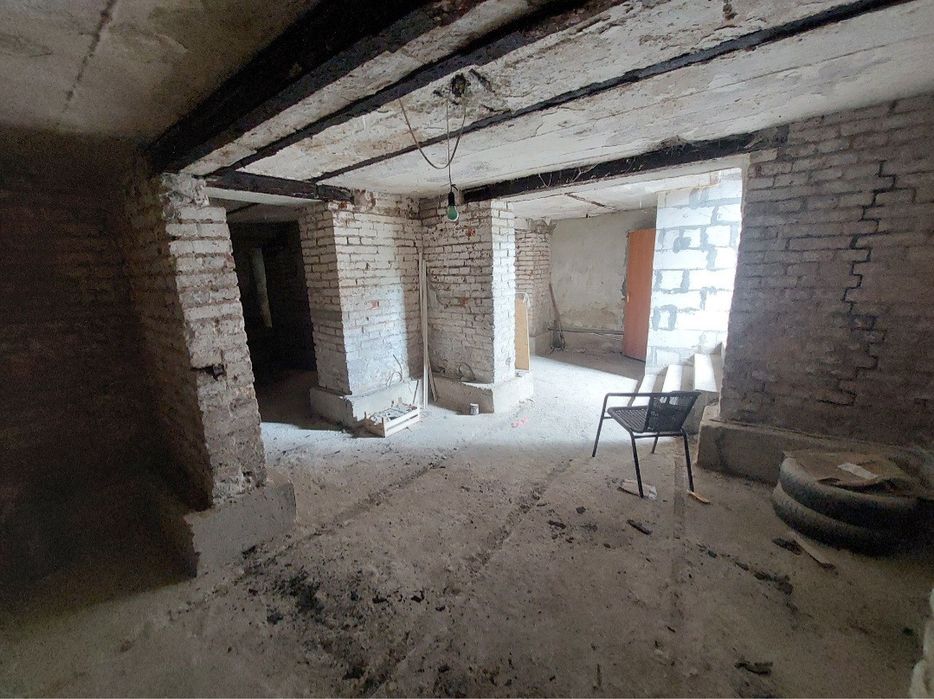 Продаж комерційного приміщення 122,3м2 в. Підвалля м. Дрогобич