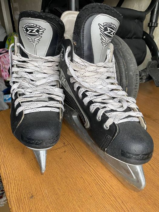 Продаю коньки хоккейные Profy NEXT