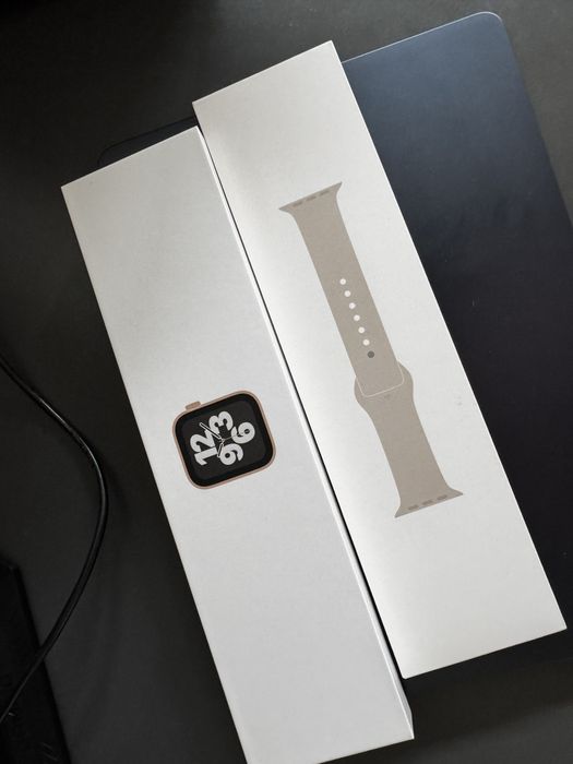 Apple Watch SE 44 mm Gold