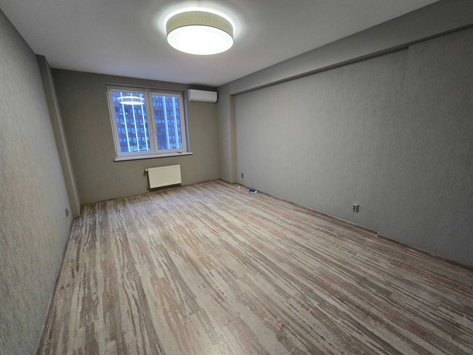 Вільна! Від власника! Продаж 4-к квартири вул. Раїси Окіпної 4. 5 пов.