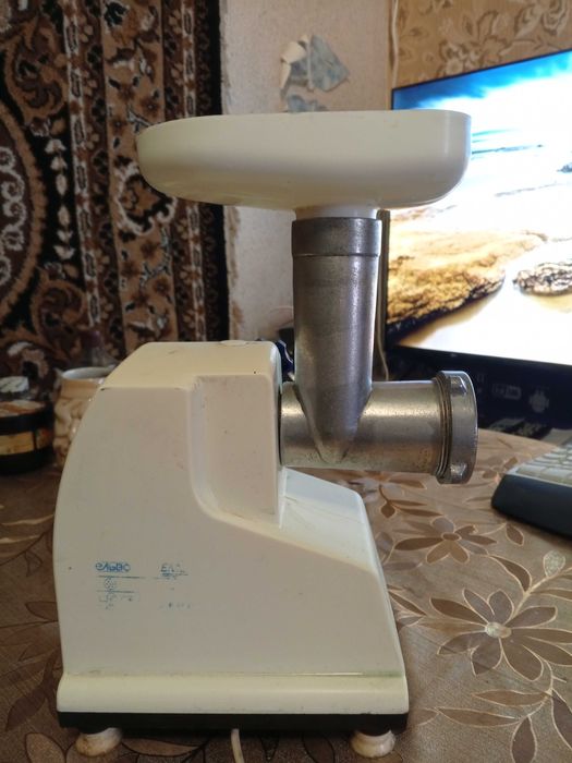 продам электромясорубку