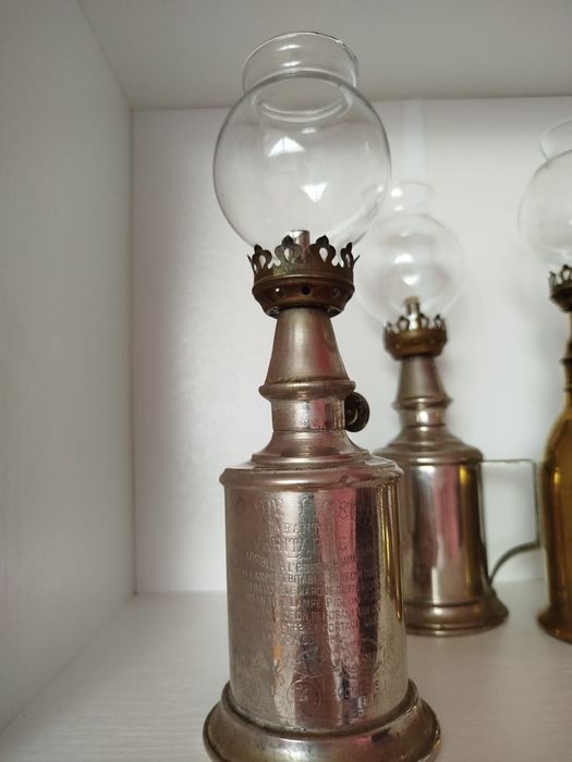 Старовинна лампа голуба