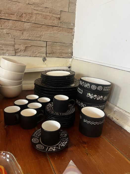 Servico de pratos e outros