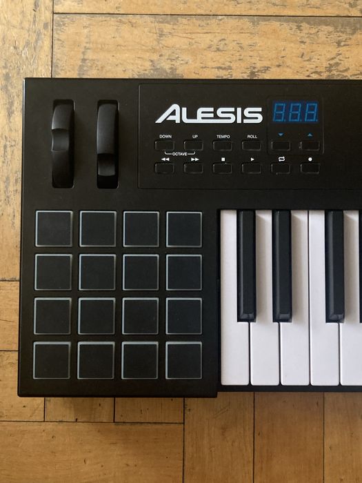 Konsola Alesis Vi 25