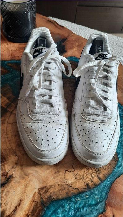 Buty sportowe firmy NIKE model Court Vision