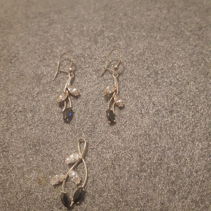 Komplet biżuterii cyrkonia kolczyki zawieszka nowe