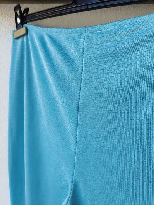 Calças flare azuis com brilho