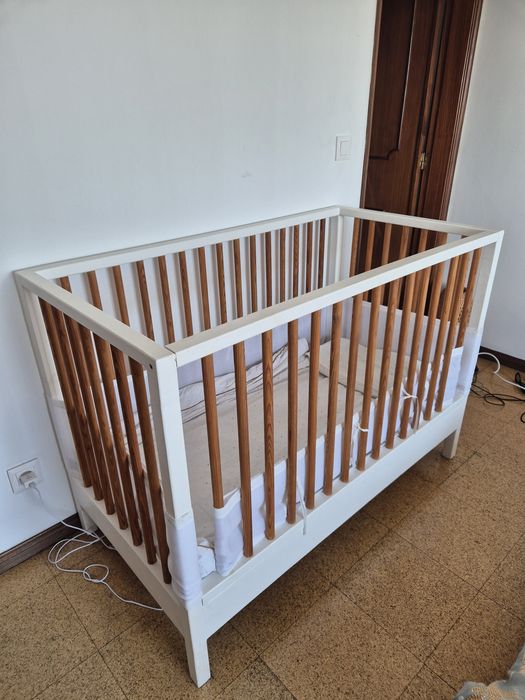 Berço/cama em madeira maciça