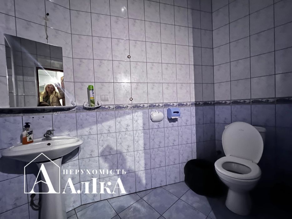 Продам фасадне приміщення
