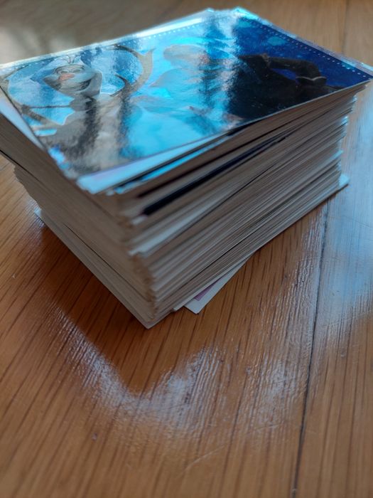 Cromos caderneta "frozen momentos mágicos"