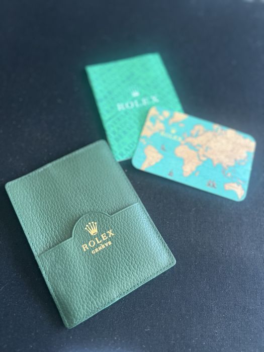 Rolex Submariner date  40 mm , ref . 16610 men . Year 1999