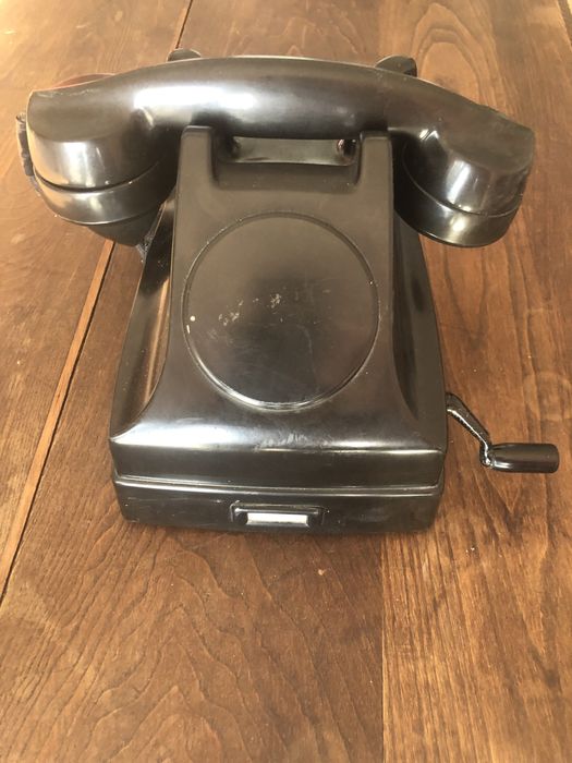 Telefone antigo em bom estado