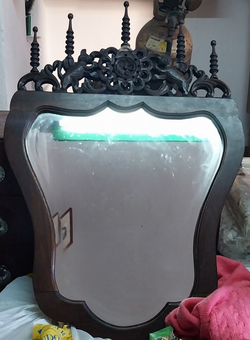 Espelho  de madeira antigo