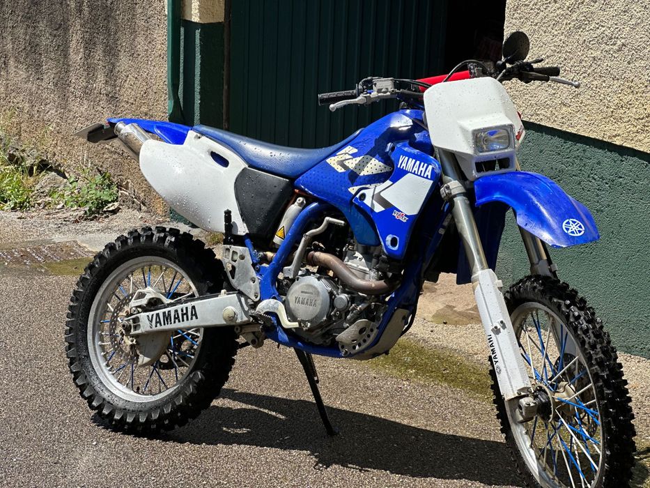 Yamaha WR 400F Moto em bom estado