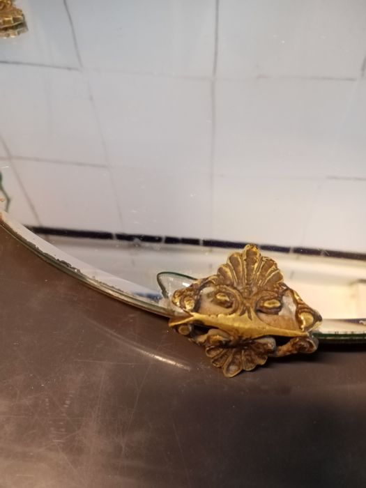 Base com espelho antiga