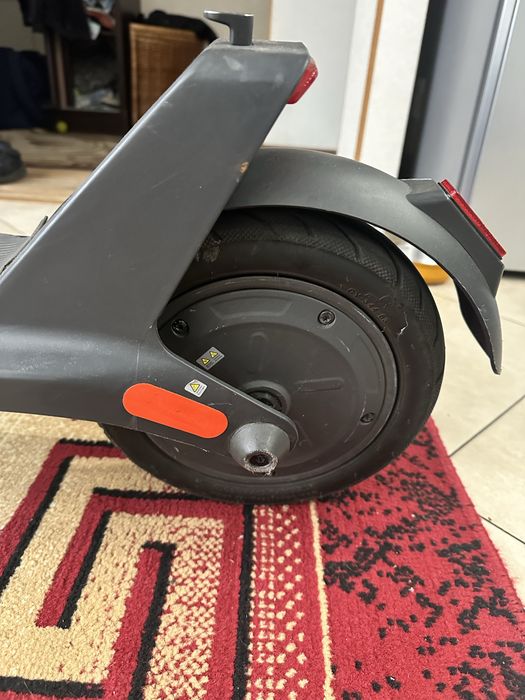 продам електросамокат Xiaomi