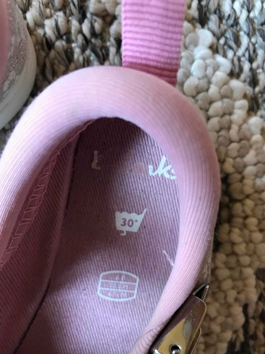 Sukieneczka w kwiatki i kapcie