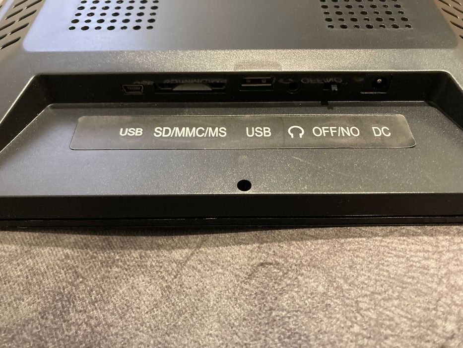 Цифрова фоторамка 11,8" Noname brand. Добрий стан. OLX-доставка