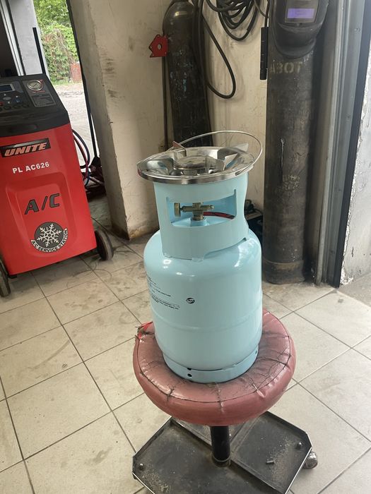 Газовый болон на 12л с краном  и клапаном безопасности вес  7,1кг