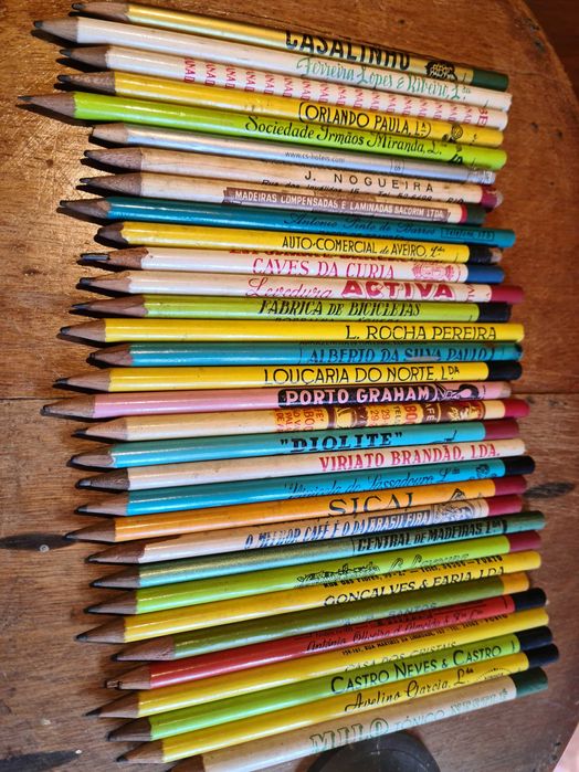 Colecção de lápis de publicidade antigos