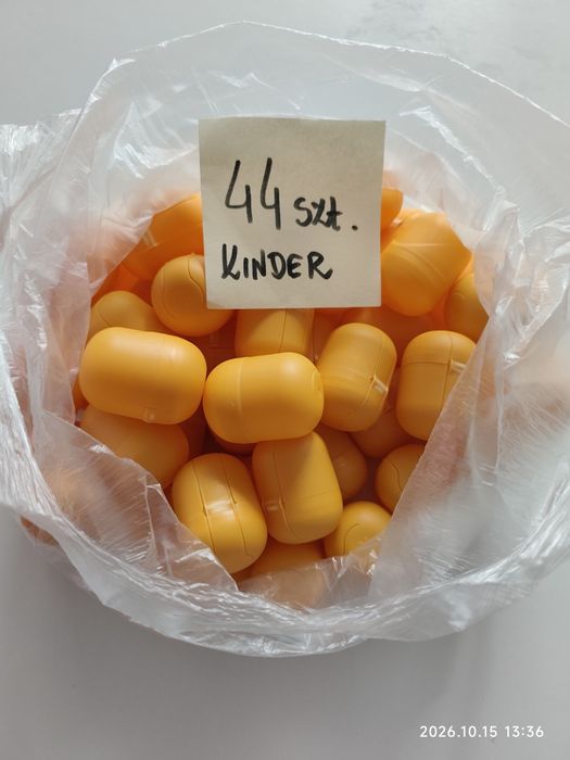 Puste kapsułki po kinder niespodziankach pomarańczowe