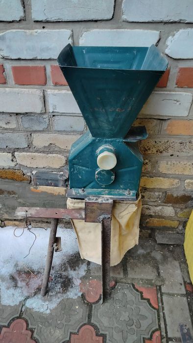 Кормоподрібнювач