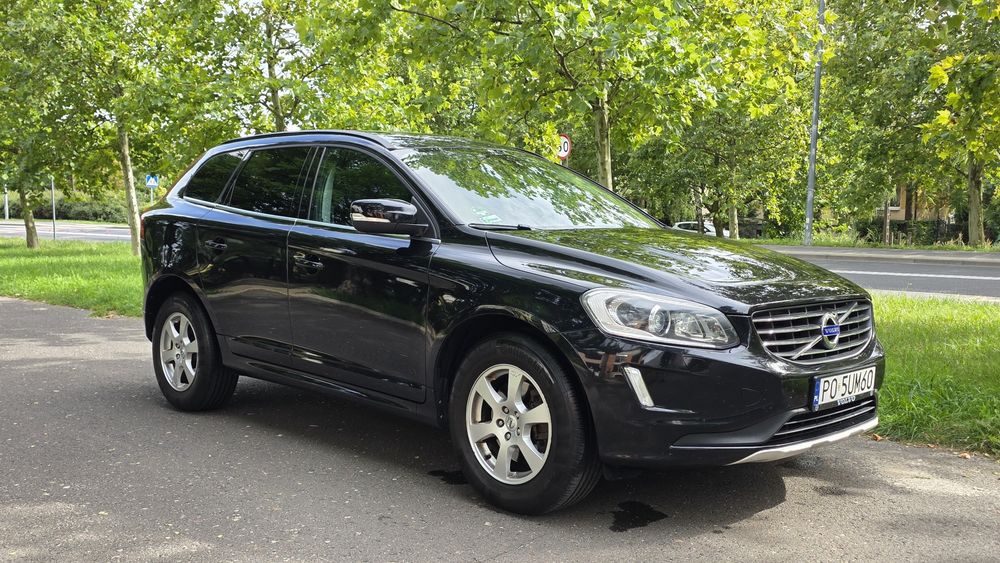 Volvo XC60 2015 rok Piękna Czerń