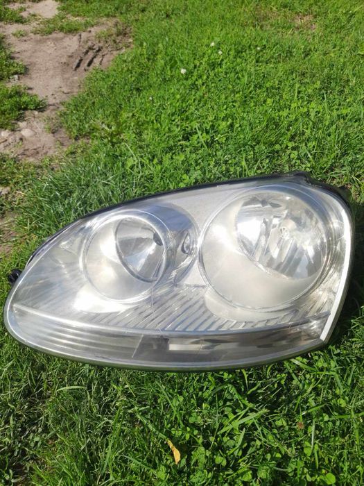Reflektor vw golf V