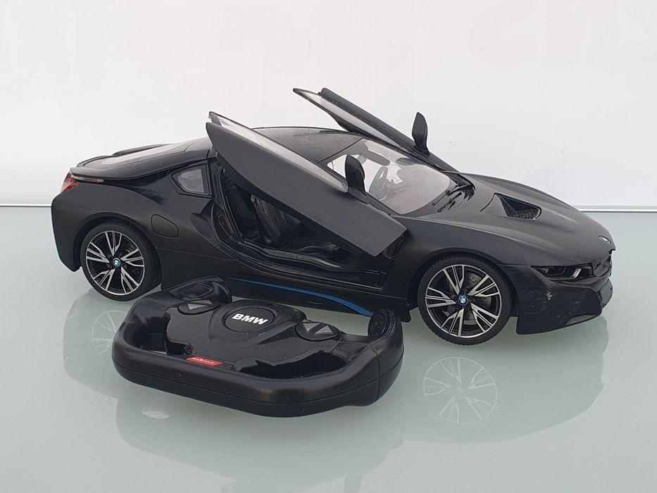 licencjonowany samochód zdalnie sterowany BMW i8 Rastar w skali 1:14.