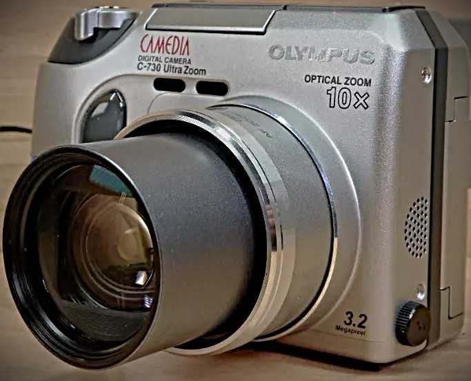 Máquina fotográfica digital Olympus Camedia C-730 Ultra Zoom