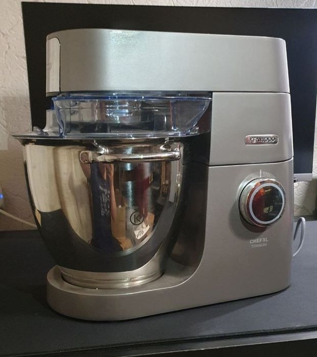 Кухонна машина Kenwood Chef XL Titanium KVL8300S (1700 Вт)