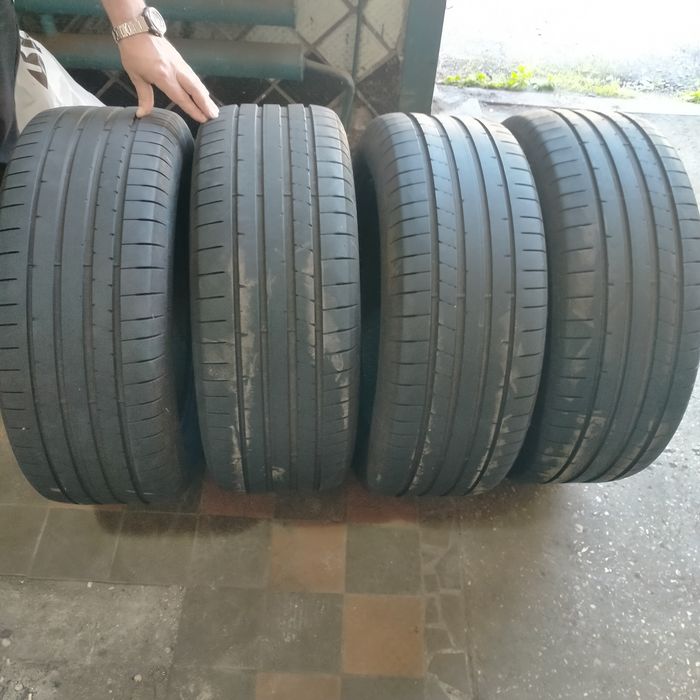Шини 255/55R18 Dunlop Sport MAXX RT2