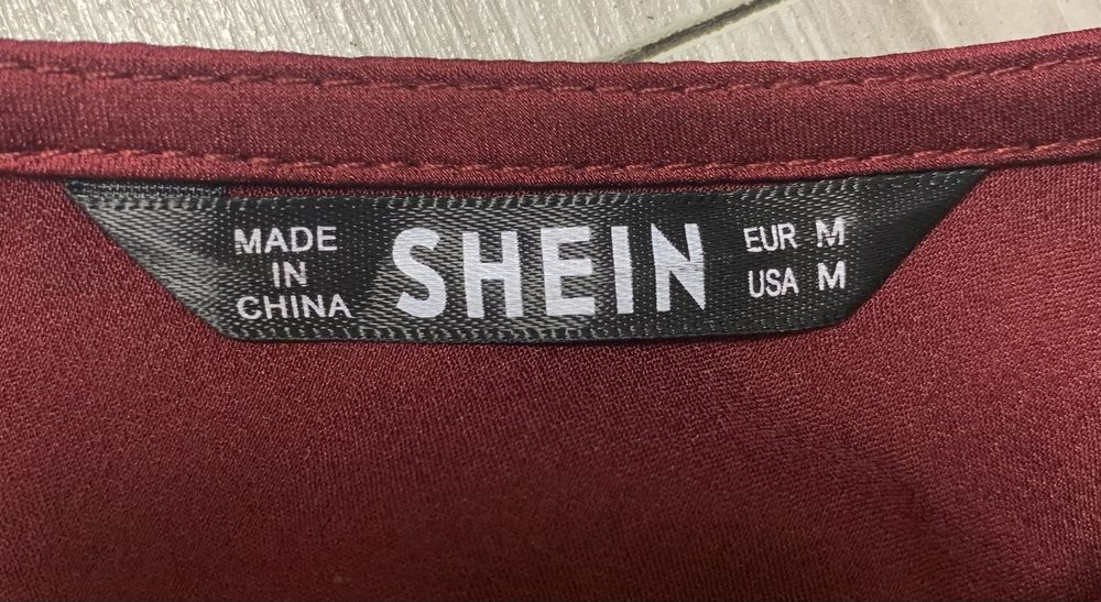 Гарна грайлива сукня від шейн