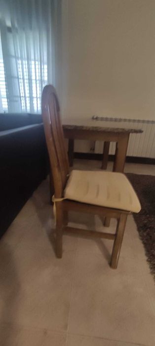 mesa cozinha com tampo de granito polido e 6 cadeiras incluidas