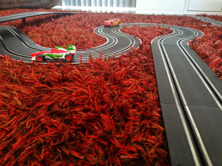 Pista Carrera go CARS 2 pista eléctrica com carros