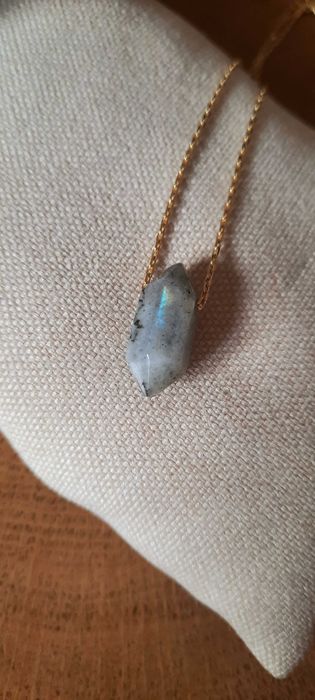 Labradoryt kamień naturalny na łańcuszku srebro pozłacany PREZENT