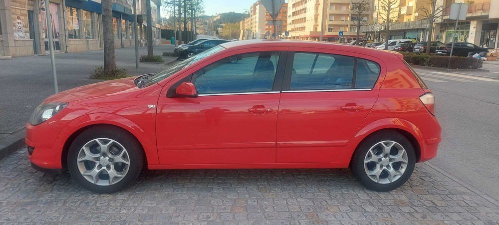 Opel Astra 1.4 Cosmo (2004) – Excelente Estado, Fiável e Pronto a Circular