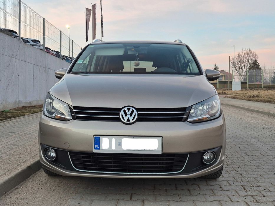 samochód osobowy VW Touran